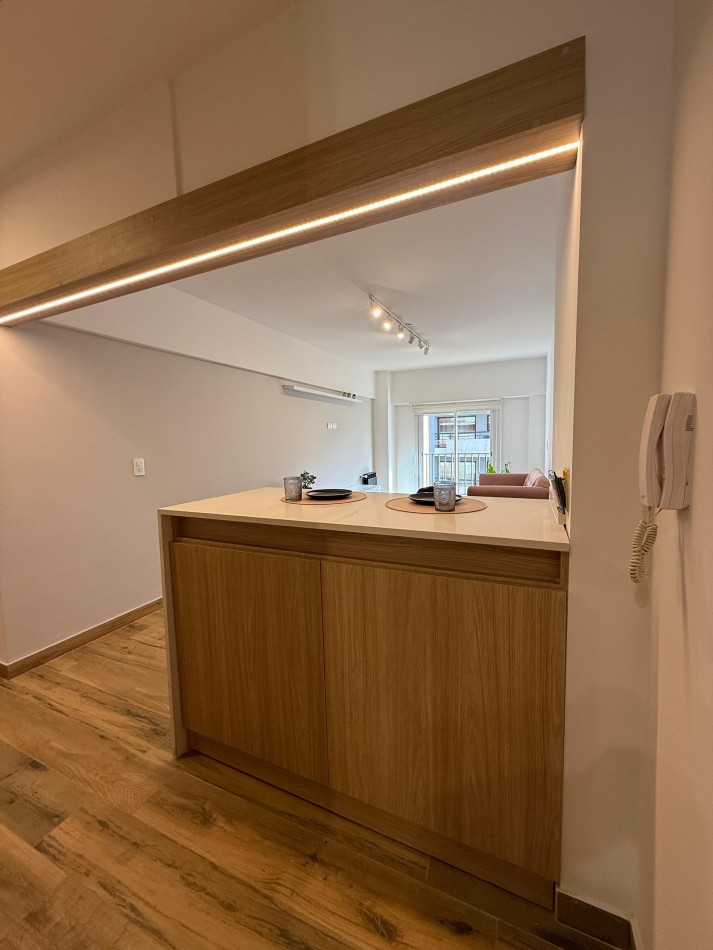 RESERVADO! 3 amb a la calle con balcon y cochera! zona Aldrey