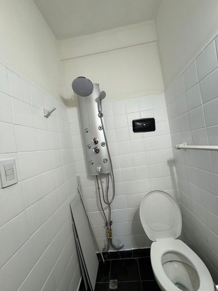 DEPTO 1 amb a la calle