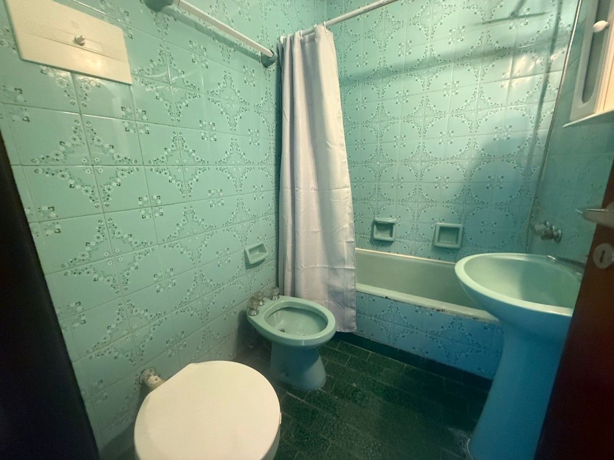 EXCELENTE DEPTO 3 AMB A LA CALLE CON BALCON. CATAMARCA 1800