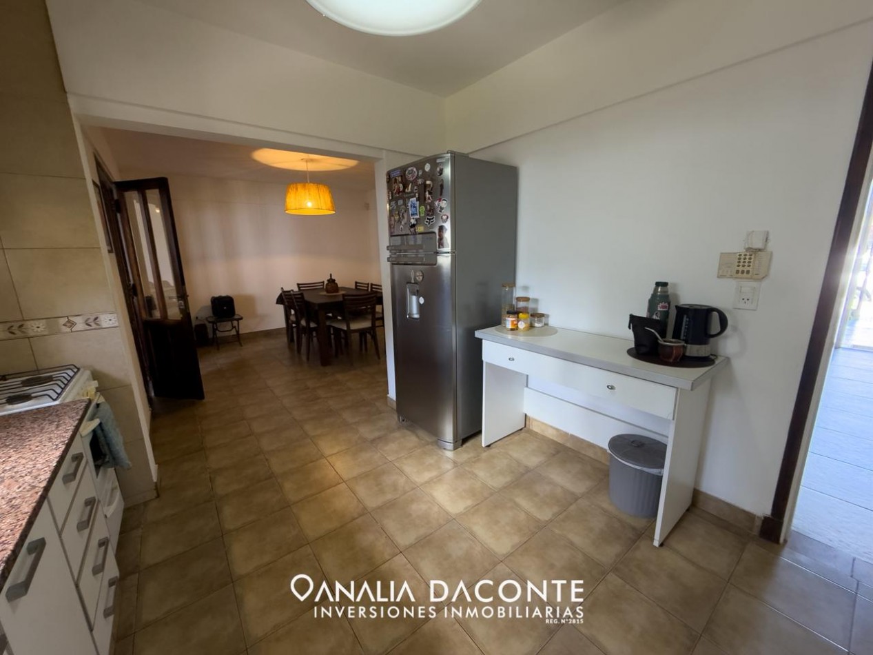 CHALET 4 AMB EN LOS PINARES! CON PARQUE, GARAGE Y QUINCHO