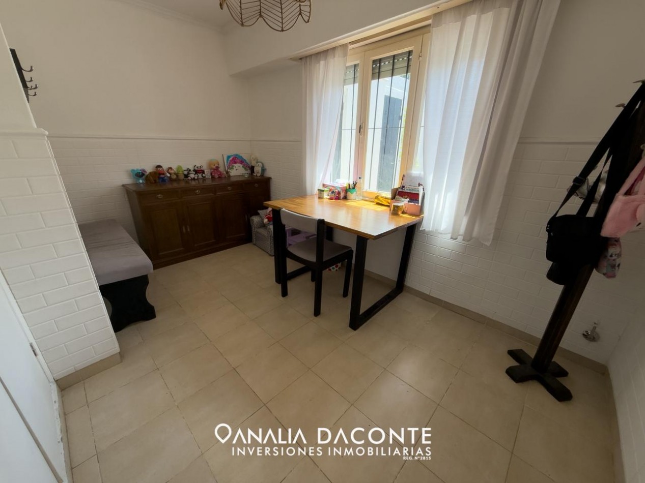 CHALET 4 AMB EN LOS PINARES! CON PARQUE, GARAGE Y QUINCHO