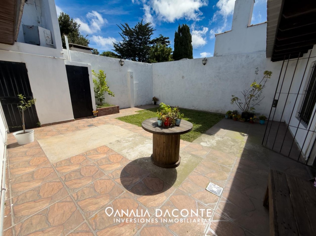 CHALET 4 AMB EN LOS PINARES! CON PARQUE, GARAGE Y QUINCHO