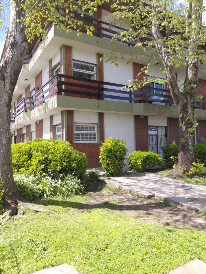 Depto 3 amb a la calle en Constitucion con espacio de estacionamiento!