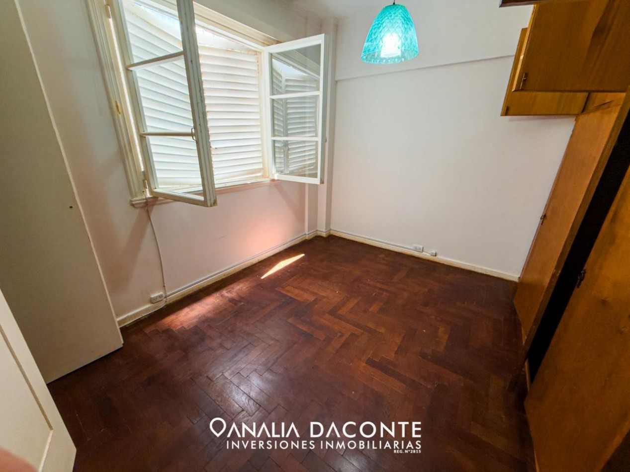 RESERVADO!!! DEPTO 3 AMB CON BALCON FRANCES Y DEPENDENCIA EN EDIFICIO SEÑORIAL! CENTRO!