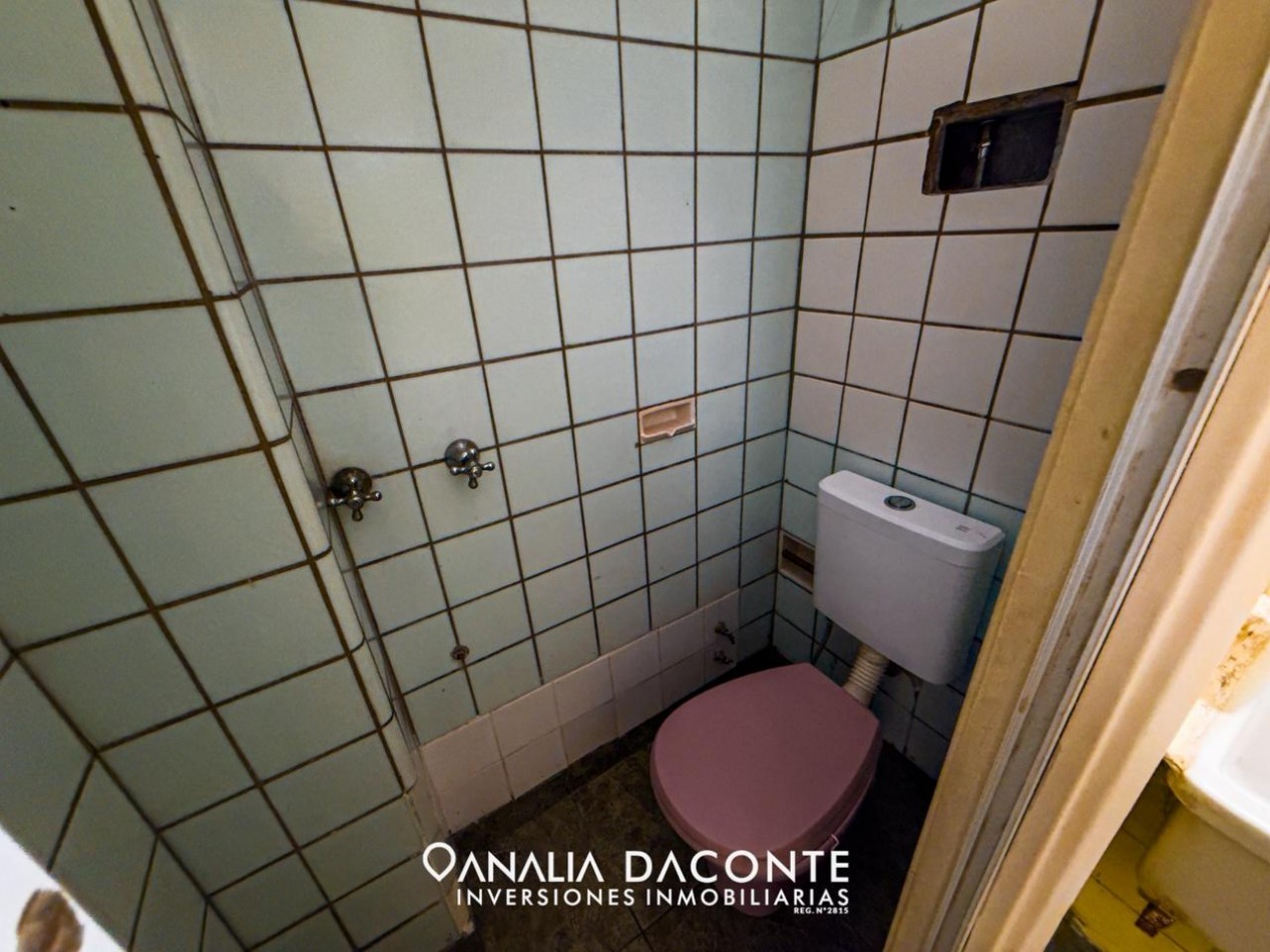 RESERVADO!!! DEPTO 3 AMB CON BALCON FRANCES Y DEPENDENCIA EN EDIFICIO SEÑORIAL! CENTRO!