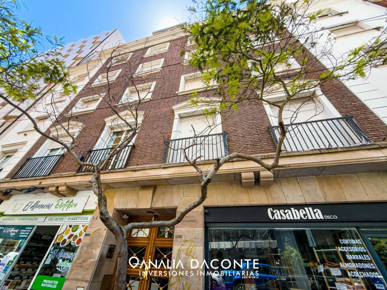 RESERVADO!!! DEPTO 3 AMB CON BALCON FRANCES Y DEPENDENCIA EN EDIFICIO SEÑORIAL! CENTRO!