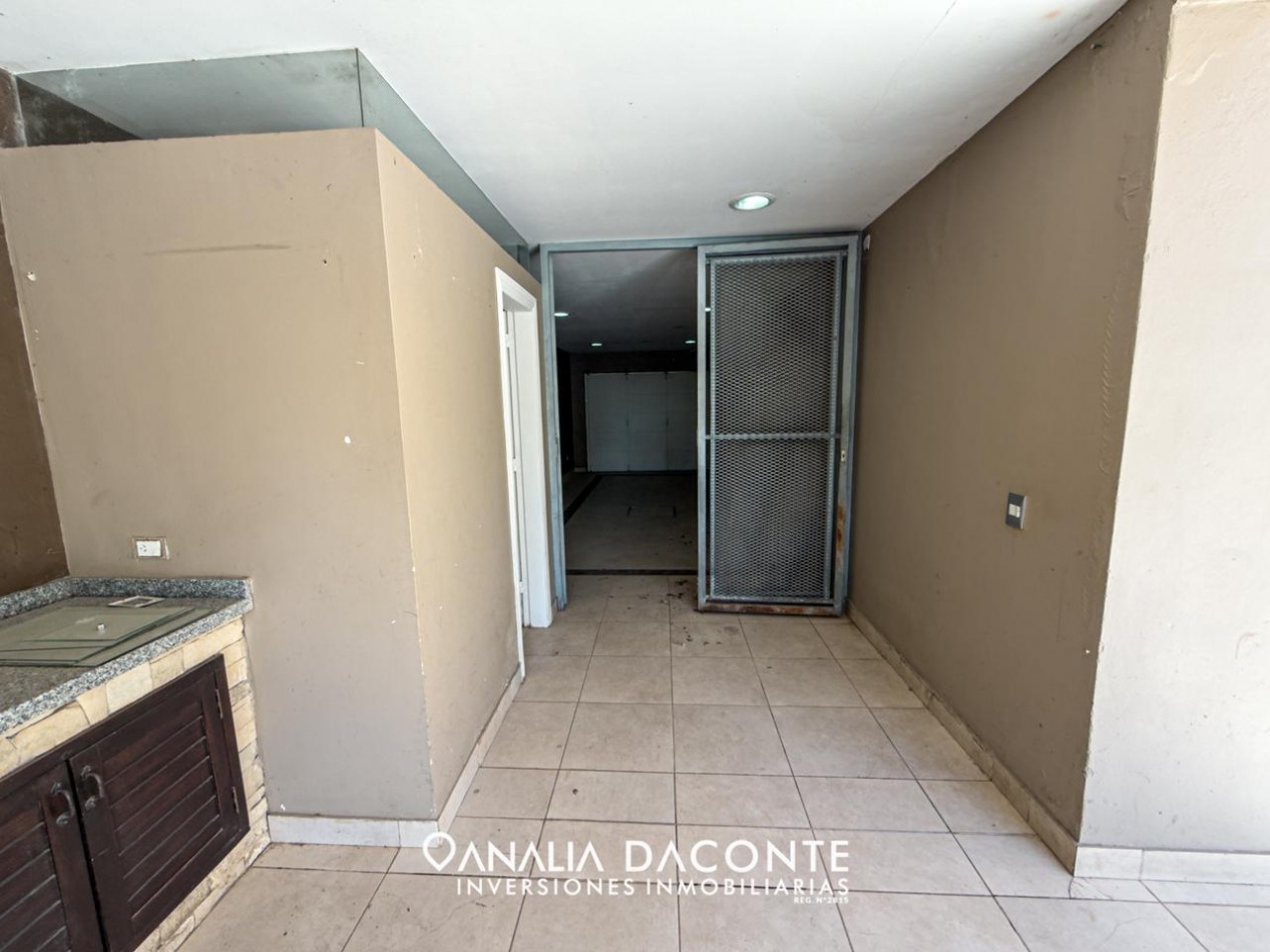 RESERVADO EN 72HS!!! MODERNO CHALET 4 AMB CON GARAGE, PARQUE Y PISCINA! LOS PINARES