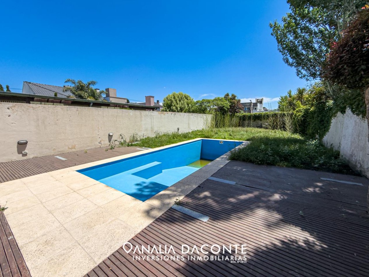 RESERVADO EN 72HS!!! MODERNO CHALET 4 AMB CON GARAGE, PARQUE Y PISCINA! LOS PINARES
