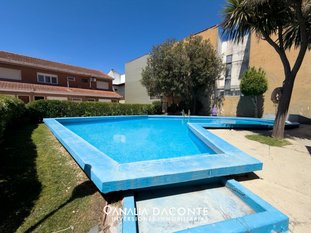 DUPLEX DOS AMB CON COCHERA EN COMPLEJO CON PILETA Y QUINCHO! PARQUE LURO!