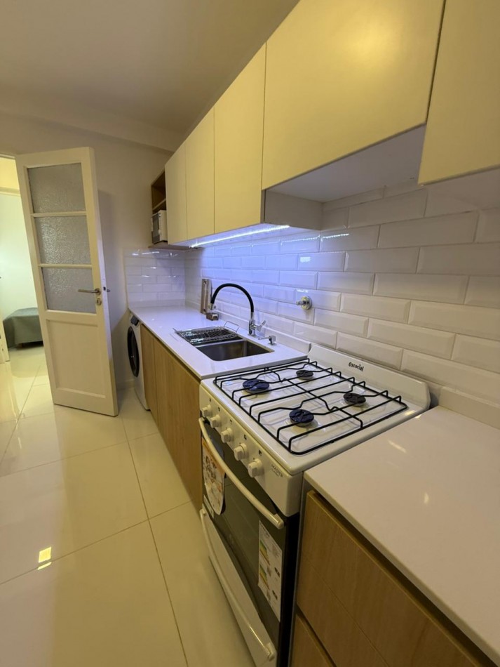 2 amb a la calle, con dependencia! Vista al mar y plaza Colon