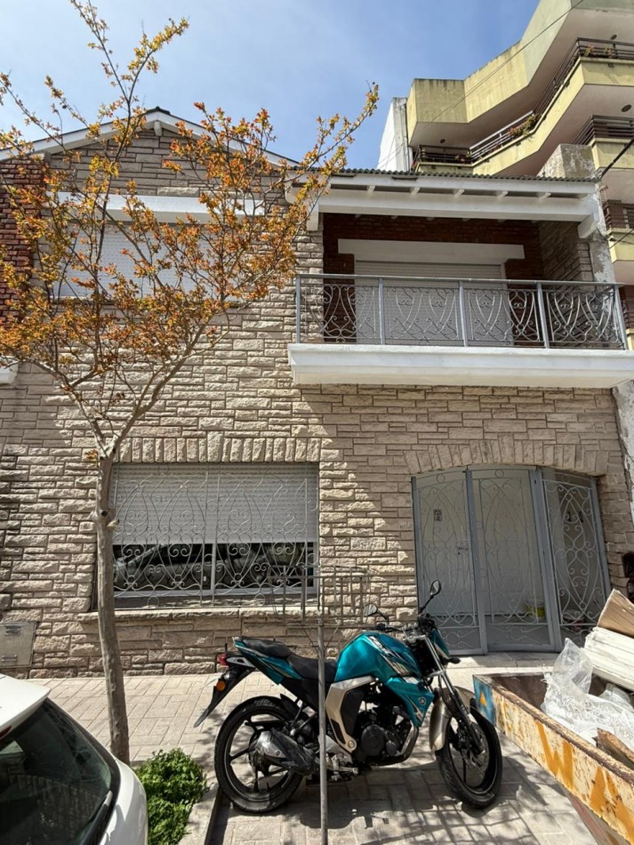 GRAN DEPTO 4 AMB DE 200M2 CON GARAGE! RECICLADO! ZONA ALDREY