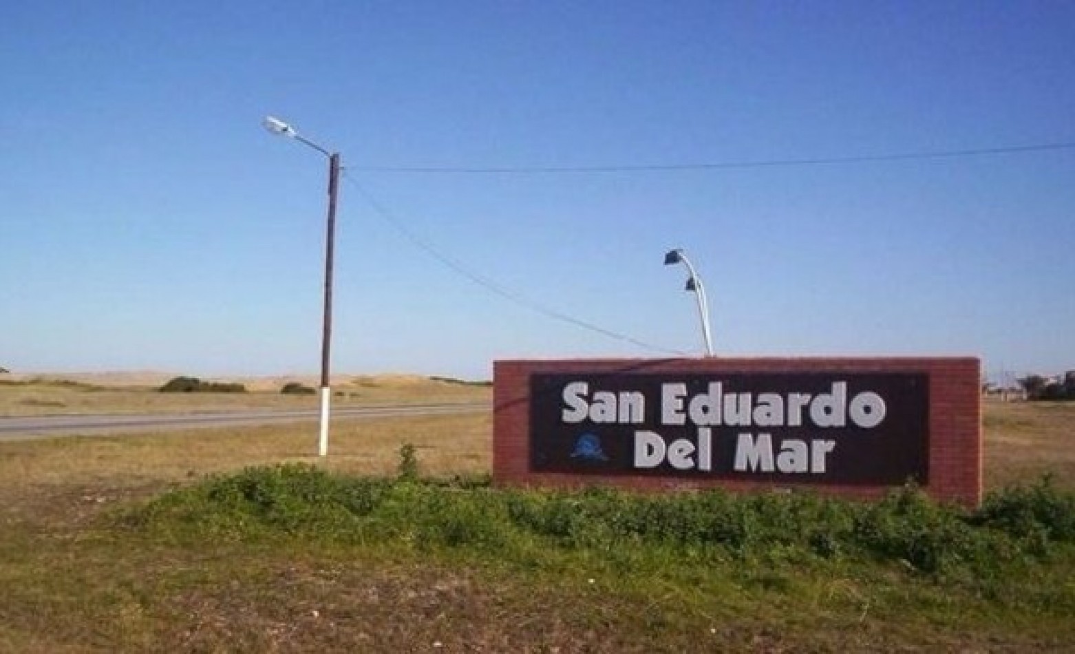 LOTE EN ESQUINA DE 445M2 EN BARRIO SAN EDUARDO DEL MAR