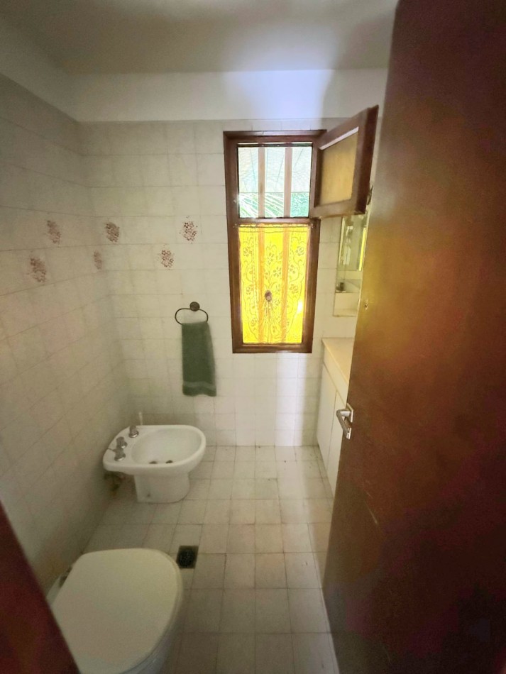 CHALET 4 AMB A RECICLAR CON QUINCHO Y GRAN PARQUE! EL GROSELLAR