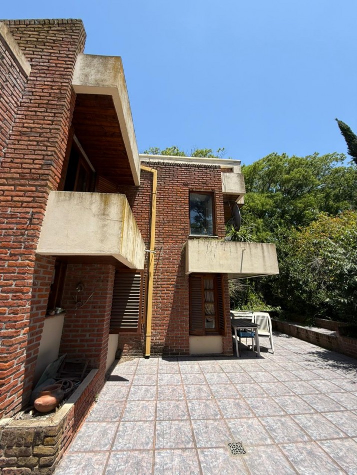 CHALET 4 AMB A RECICLAR CON QUINCHO Y GRAN PARQUE! EL GROSELLAR