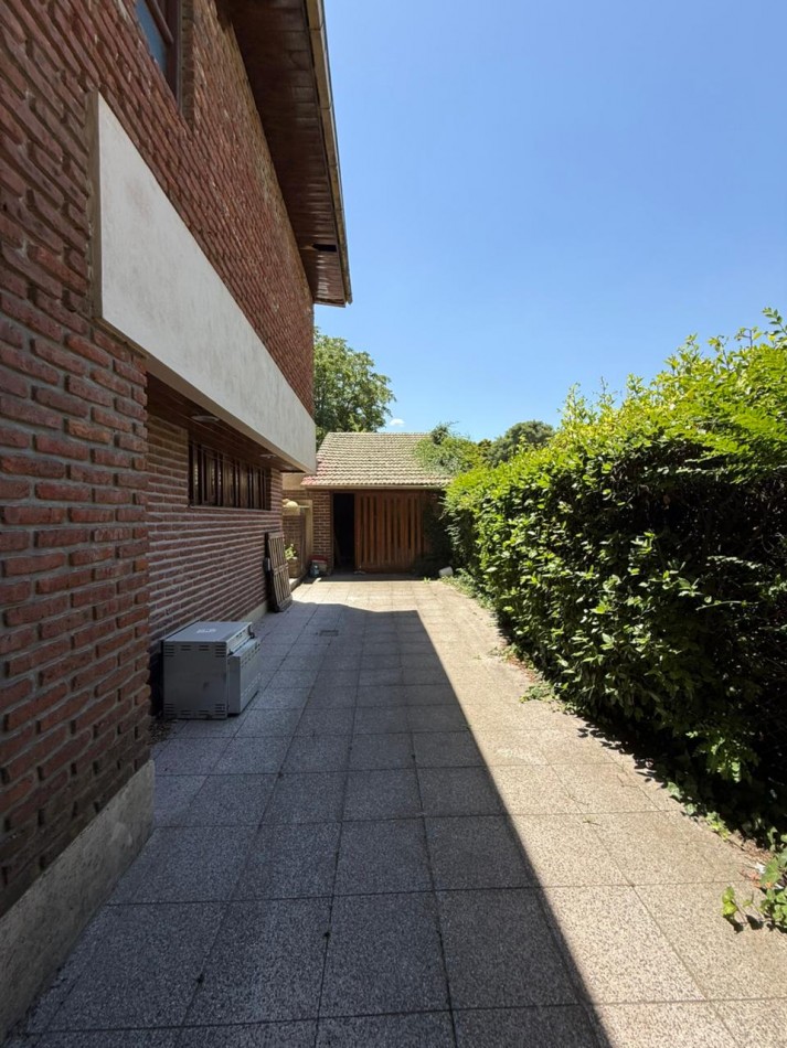 CHALET 4 AMB A RECICLAR CON QUINCHO Y GRAN PARQUE! EL GROSELLAR