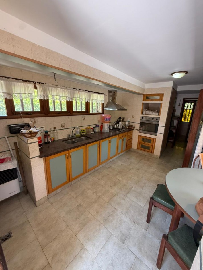 CHALET 4 AMB A RECICLAR CON QUINCHO Y GRAN PARQUE! EL GROSELLAR