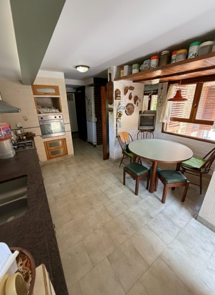 CHALET 4 AMB A RECICLAR CON QUINCHO Y GRAN PARQUE! EL GROSELLAR