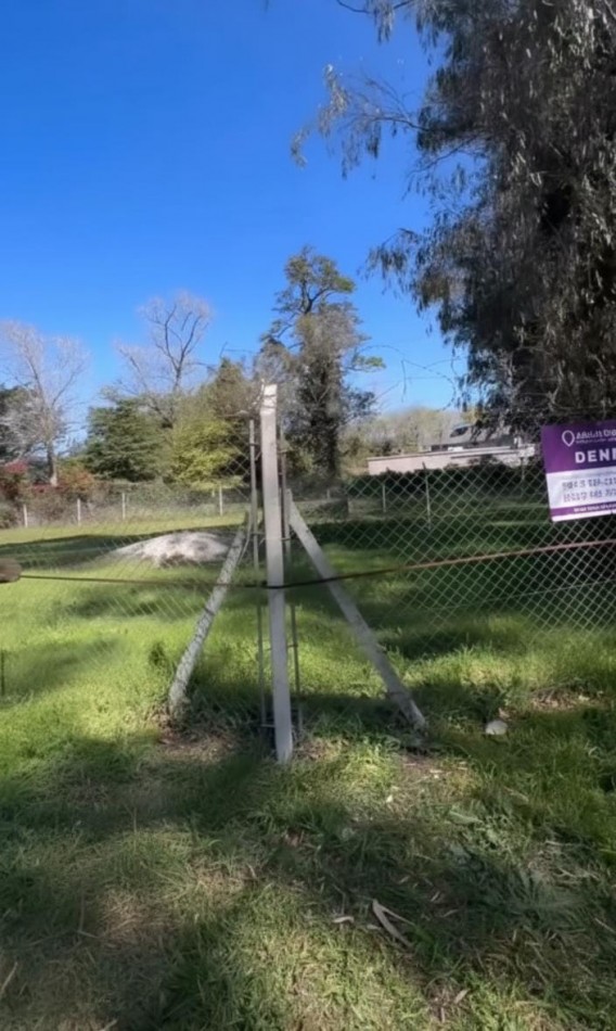 LOTE DE 755M2 EN ESQUINA! BARRIO EL GROSELLAR