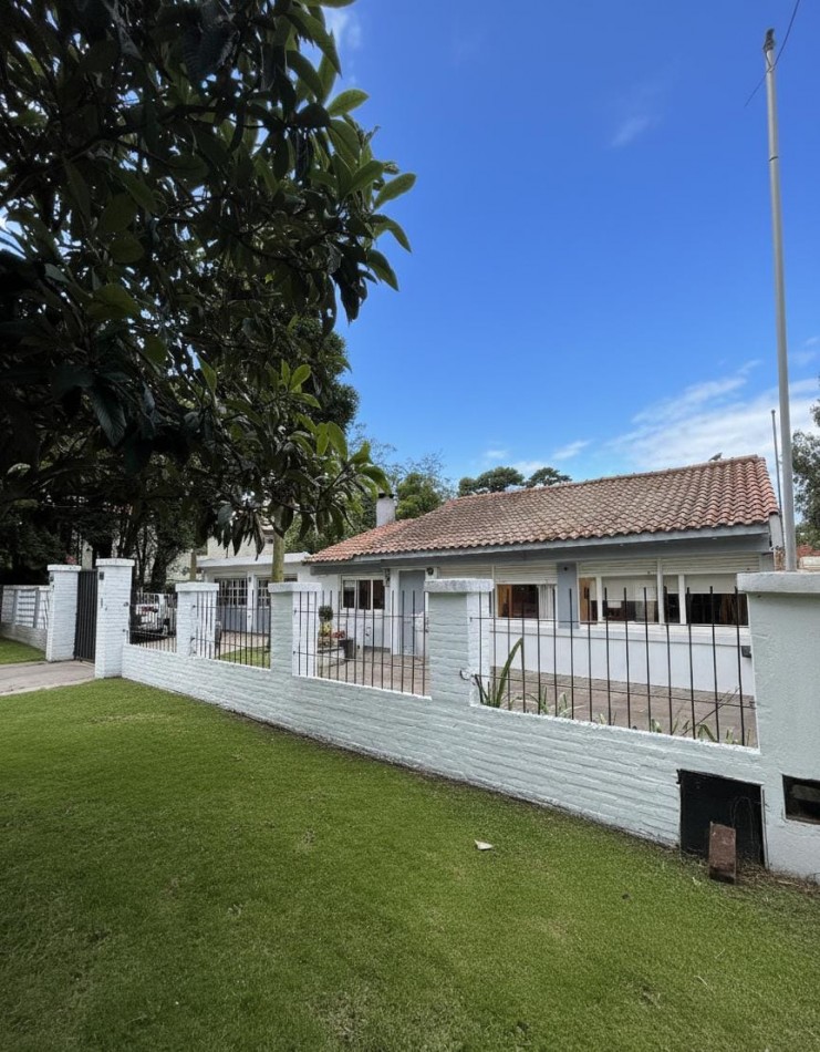 HERMOSO CHALET 5 AMB SOBRE GRAN LOTE EN BOSQUE PERALTA RAMOS!