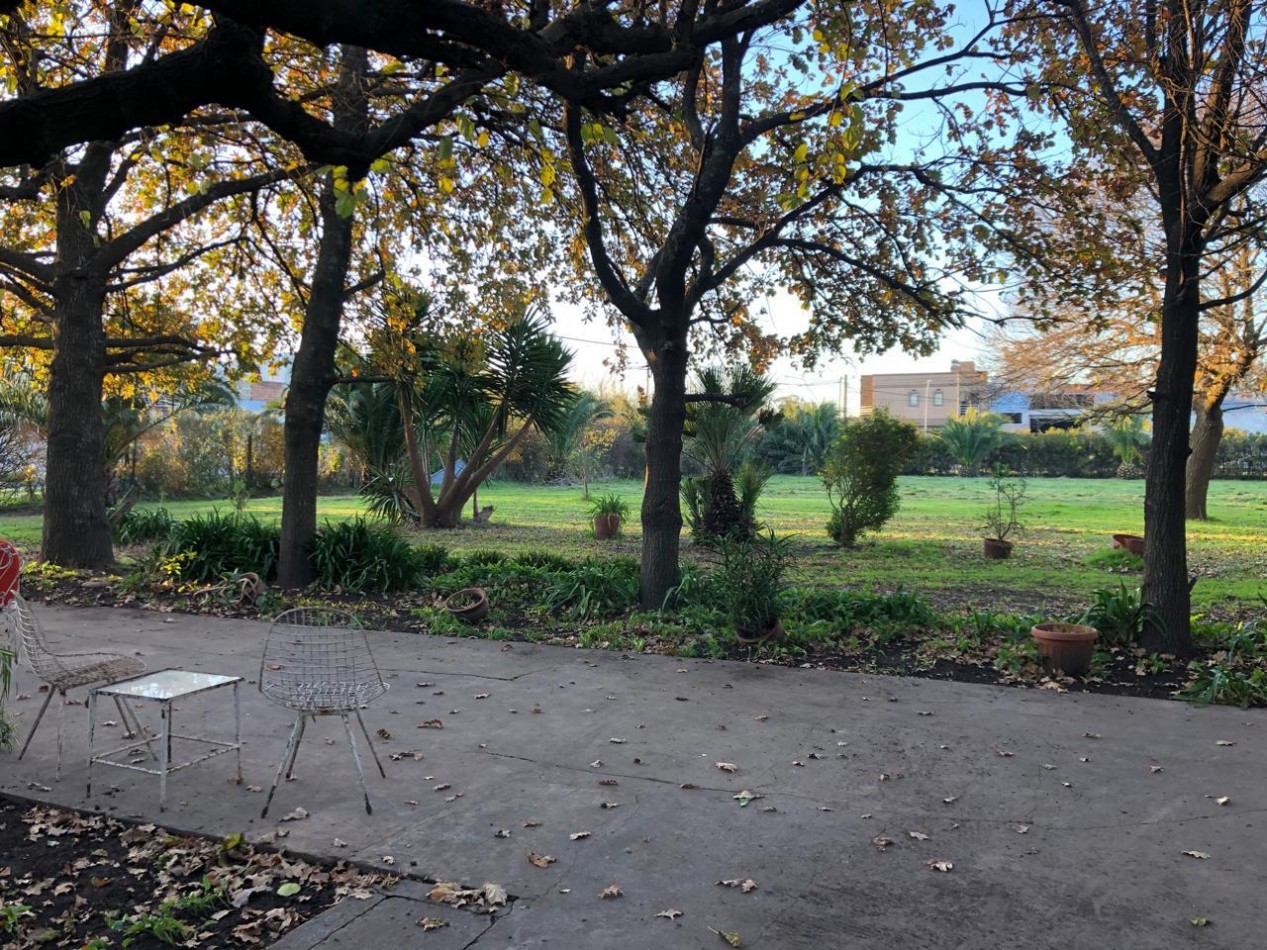 MANZANA COMPLETA CON LOCAL Y VIVIENDA!