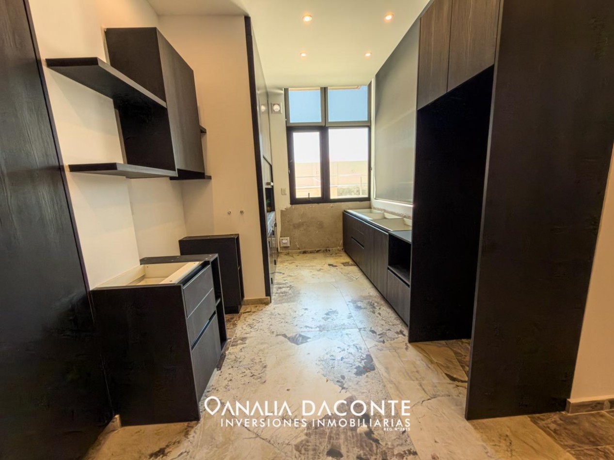 Semipiso 3 amb en edificio de categoria Aurora del mar II