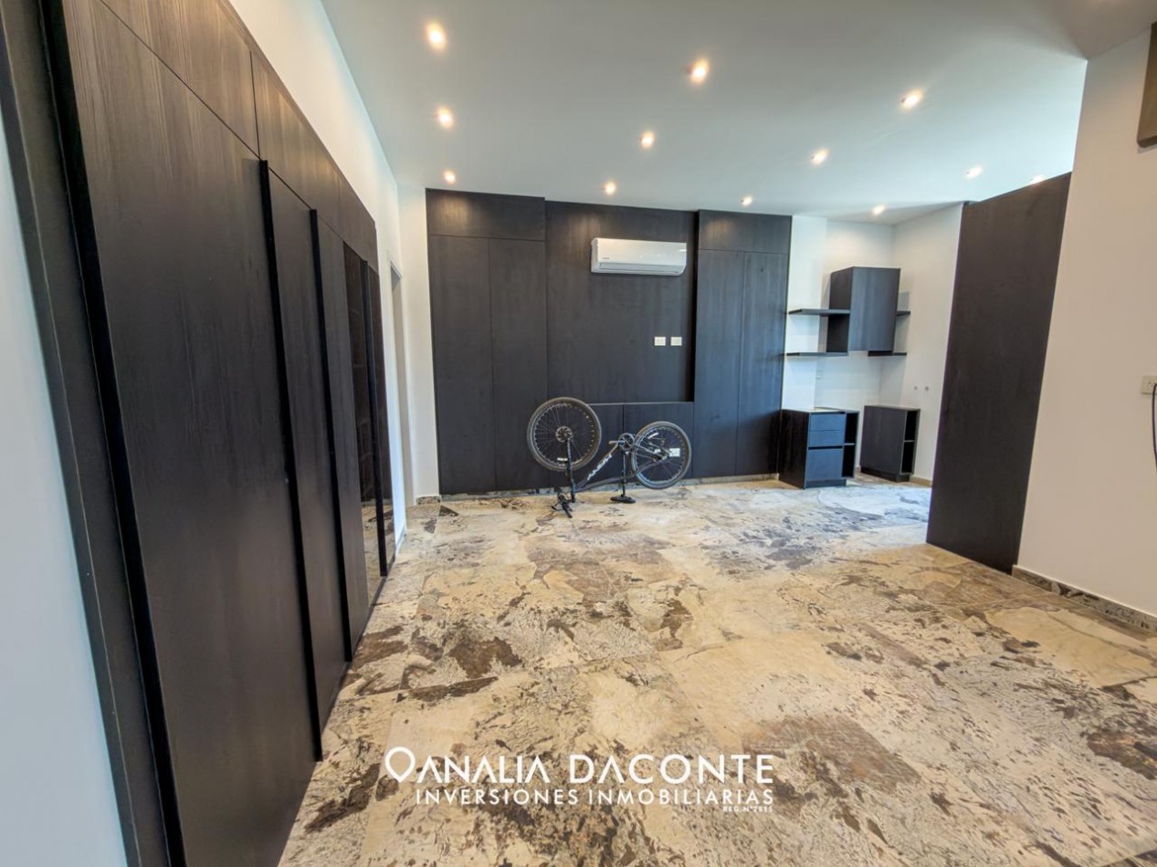 Semipiso 3 amb en edificio de categoria Aurora del mar II