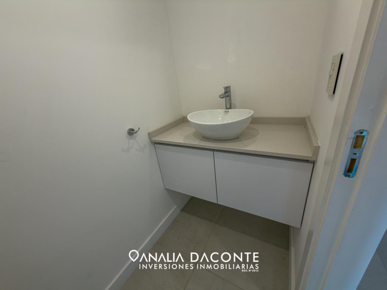 Semipiso 3 amb en edificio de categoria Aurora del mar II