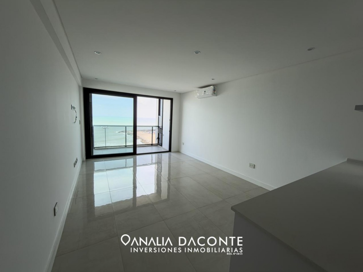 Semipiso 3 amb en edificio de categoria Aurora del mar II