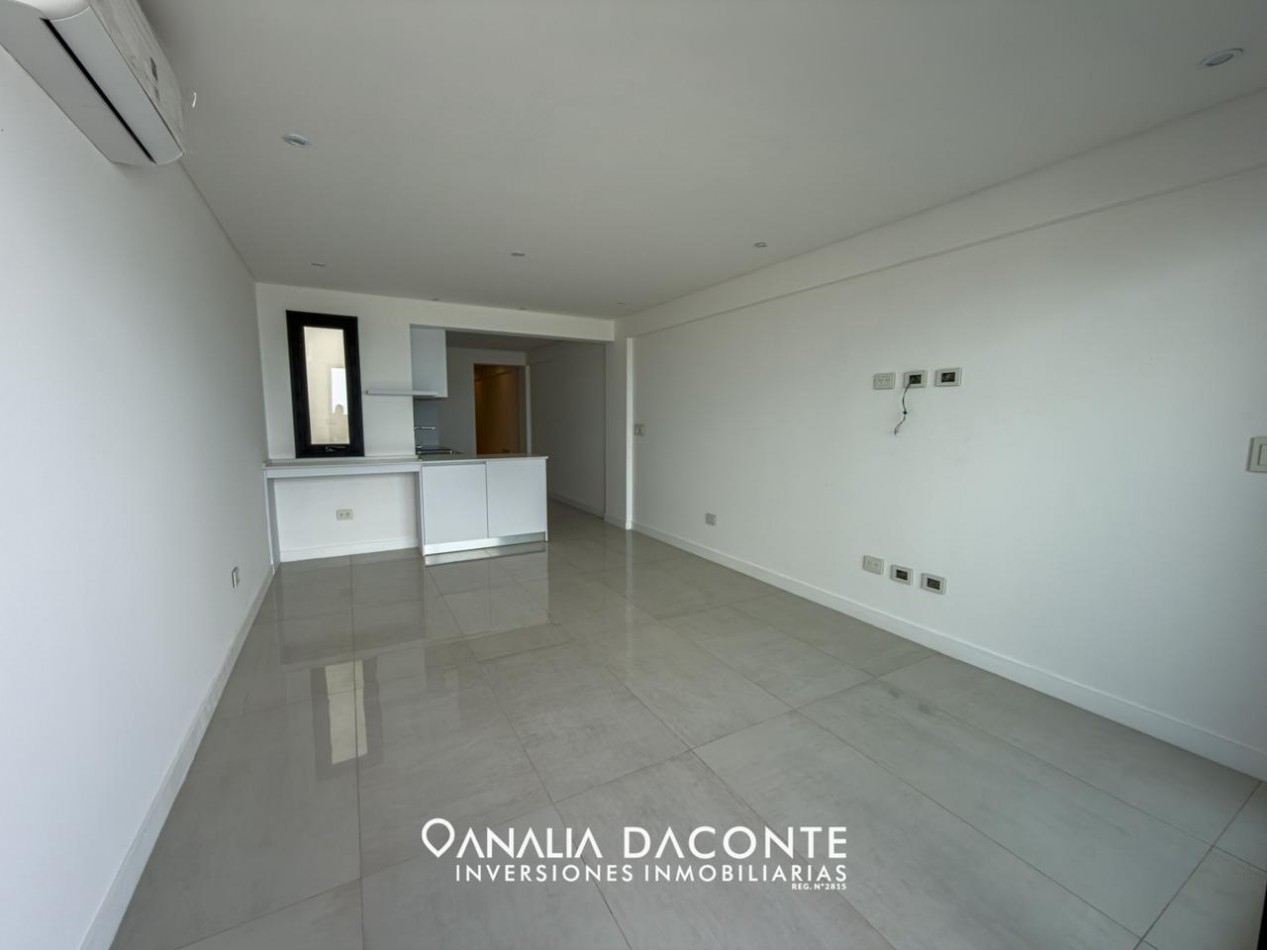 Semipiso 3 amb en edificio de categoria Aurora del mar II