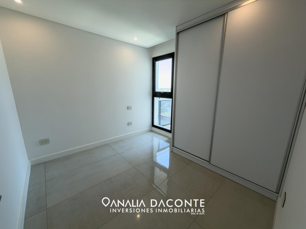 Semipiso 3 amb en edificio de categoria Aurora del mar II