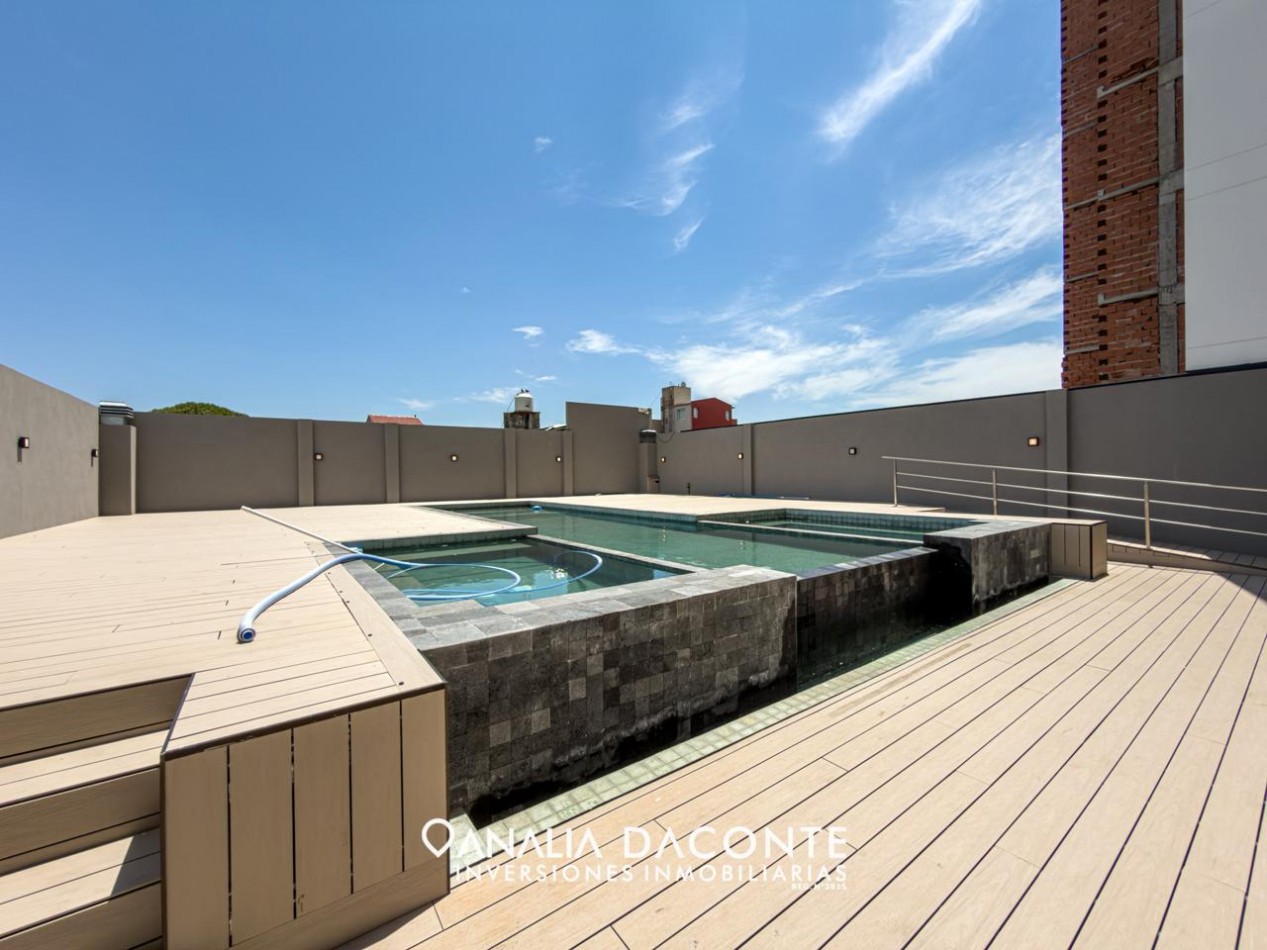 Semipiso 3 amb en edificio de categoria Aurora del mar II