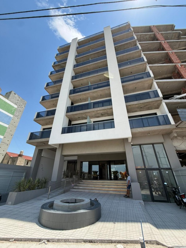 Semipiso 3 amb en edificio de categoria Aurora del mar II