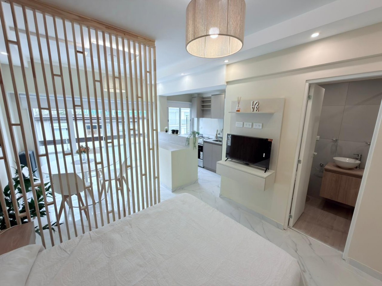 1 AMB RECICLADO A LA CALLE Y CON BALCON! ZONA ALDREY