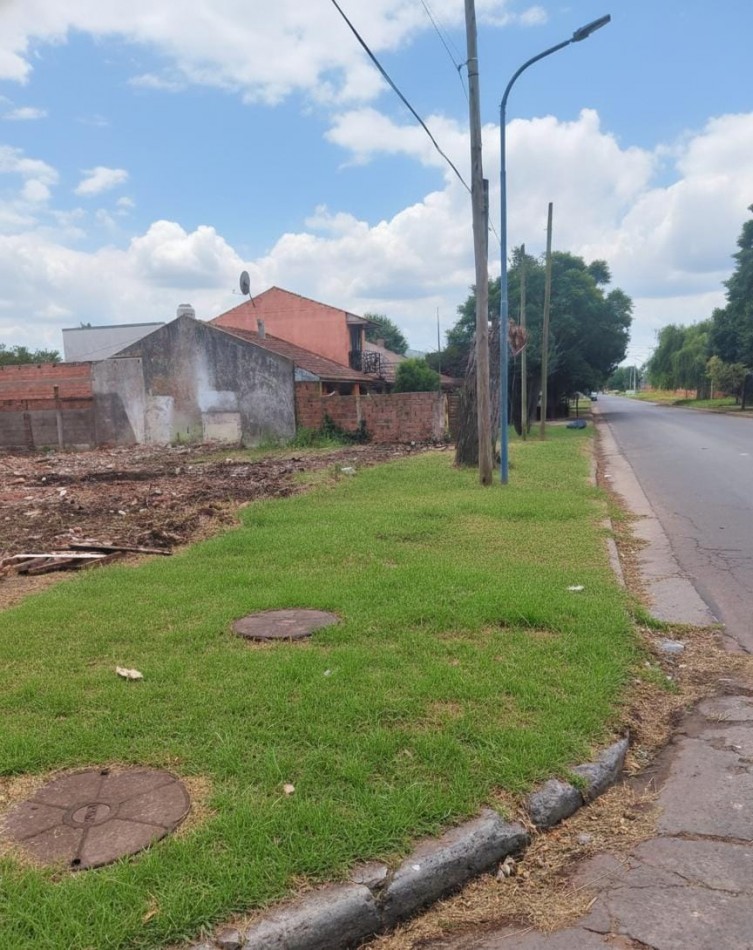 Gran lote en equina, a 200 metros de constitucion! inmejorable ubicacion!!