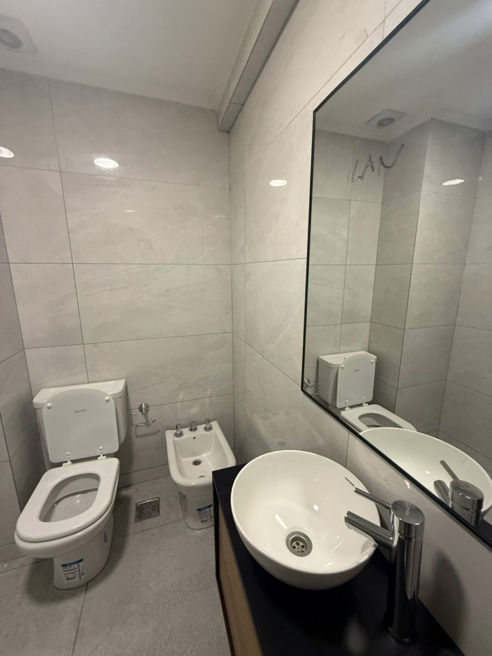 HERMOSO DEPTO 4 AMB CON COCHERA RECICLADO! ZONA PLAZA MITRE