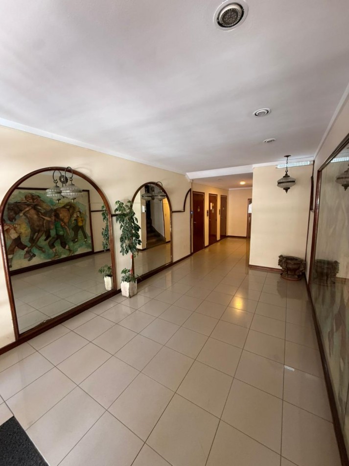 Bajo su valor! Depto 2 amb con balcon saliente