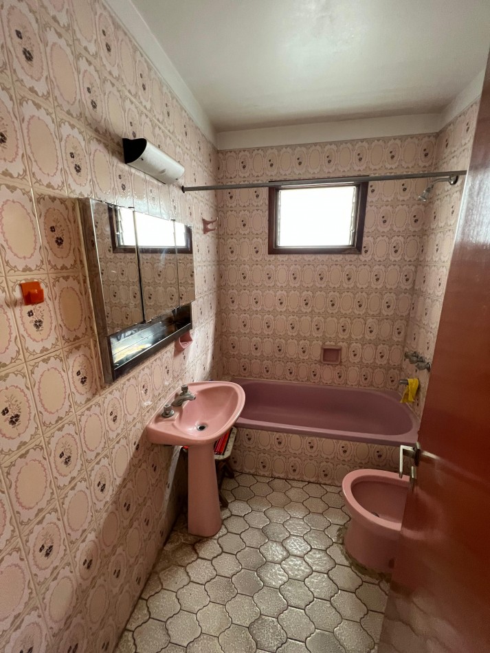 Bajo su valor! Depto 2 amb con balcon saliente