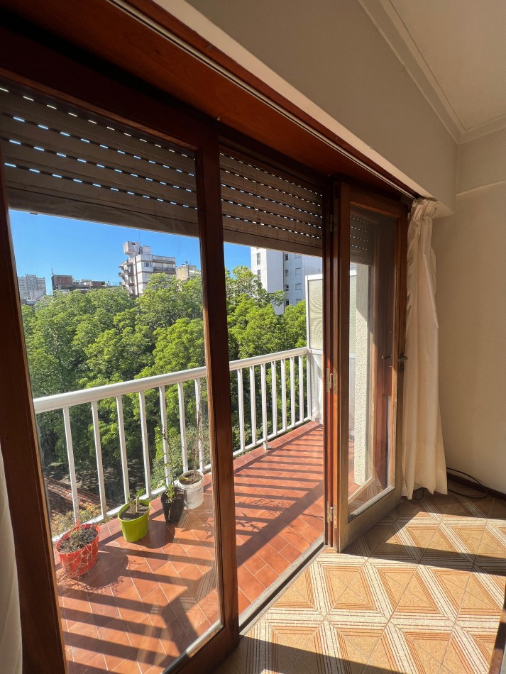 Bajo su valor! Depto 2 amb con balcon saliente