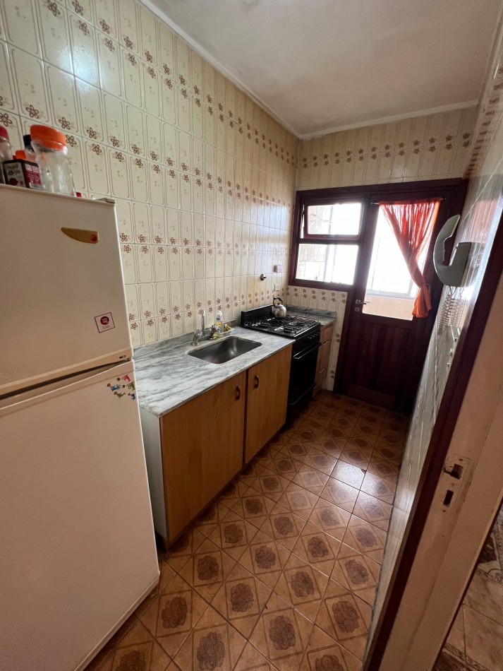 Bajo su valor! Depto 2 amb con balcon saliente