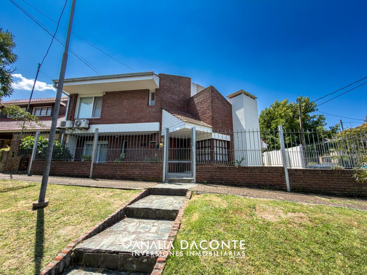 IMPONENTE CHALET 5 AMB EN BARRIO SAN CARLOS