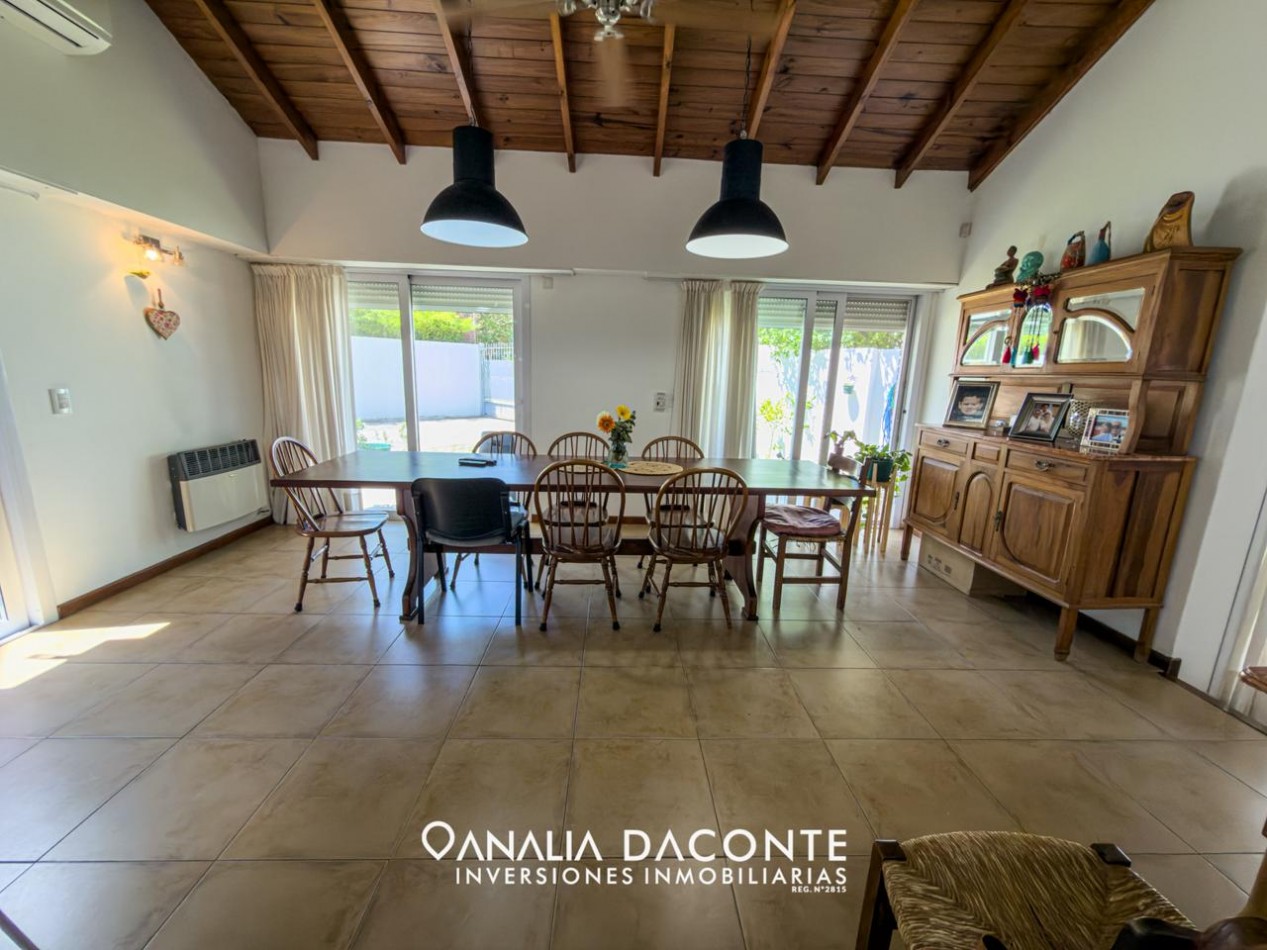 IMPONENTE CHALET 5 AMB EN BARRIO SAN CARLOS