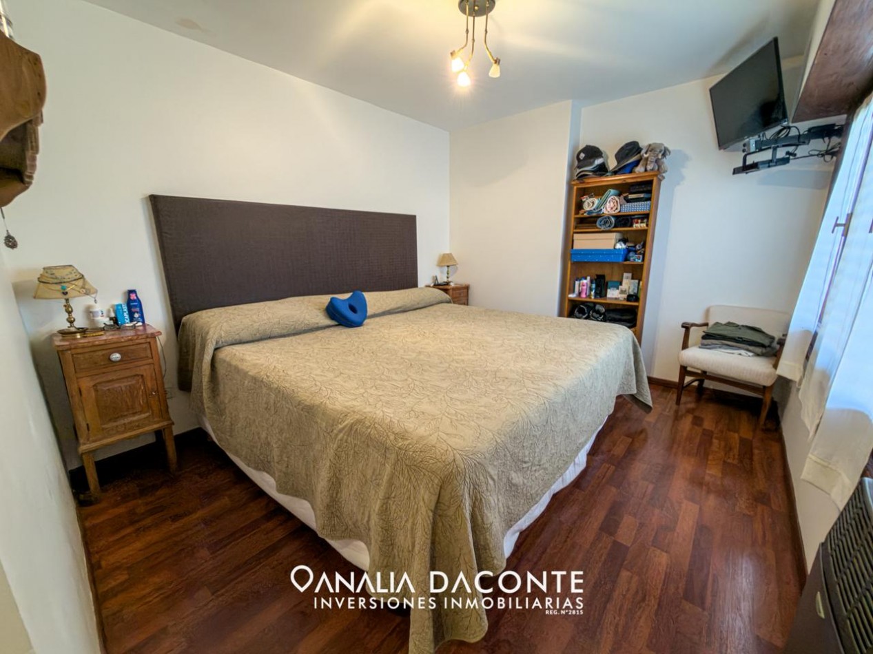 IMPONENTE CHALET 5 AMB EN BARRIO SAN CARLOS