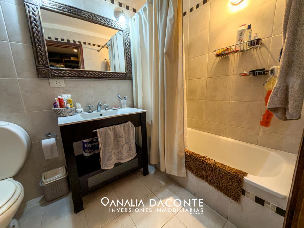 IMPONENTE CHALET 5 AMB EN BARRIO SAN CARLOS