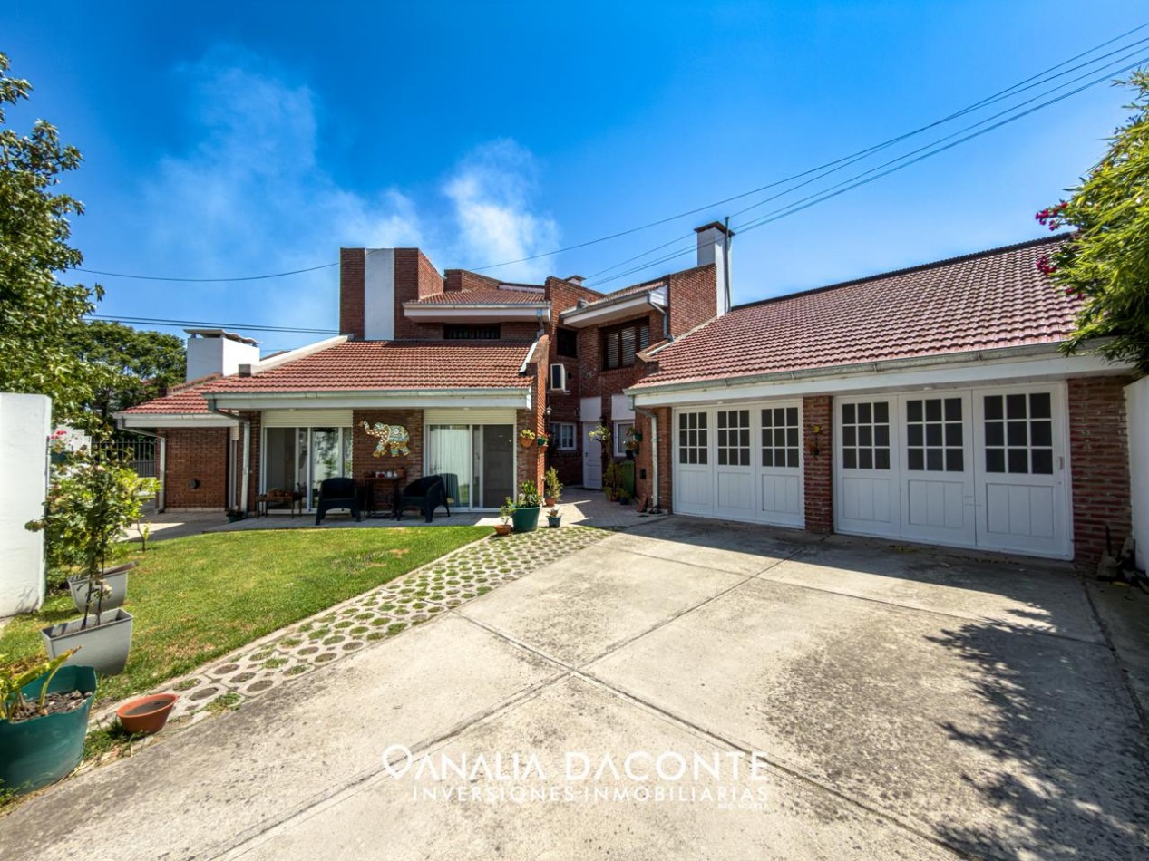 IMPONENTE CHALET 5 AMB EN BARRIO SAN CARLOS