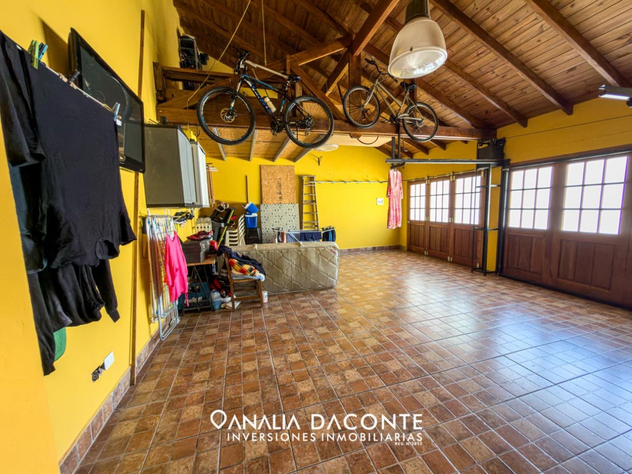 IMPONENTE CHALET 5 AMB EN BARRIO SAN CARLOS