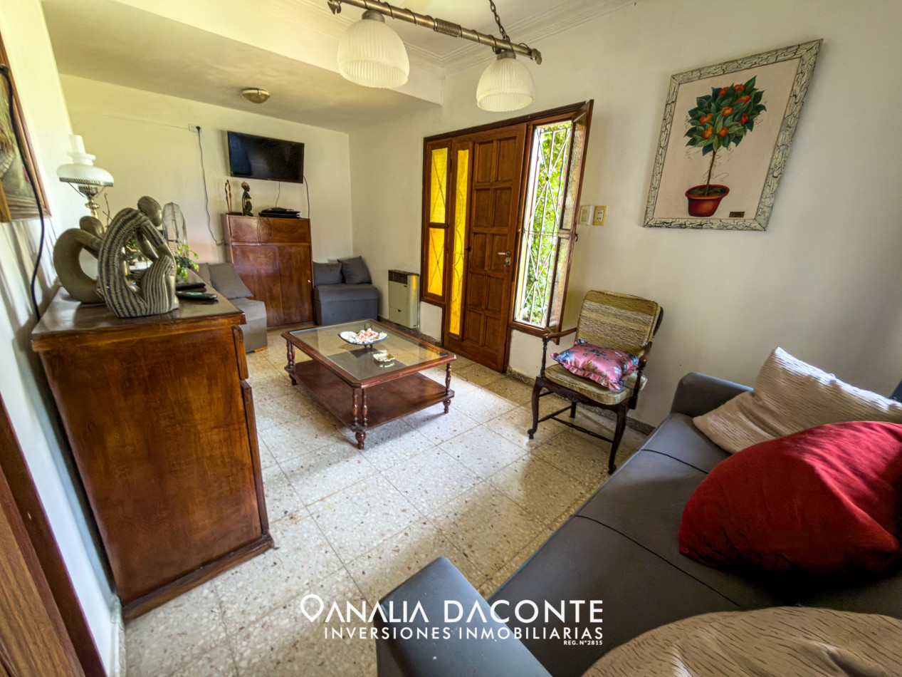 GRAN CHALET 5 AMB + DEPENDENCIA EN BARRIO CONSTITUCION 