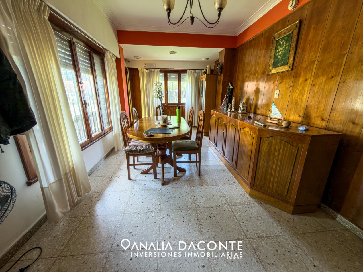 GRAN CHALET 5 AMB + DEPENDENCIA EN BARRIO CONSTITUCION 