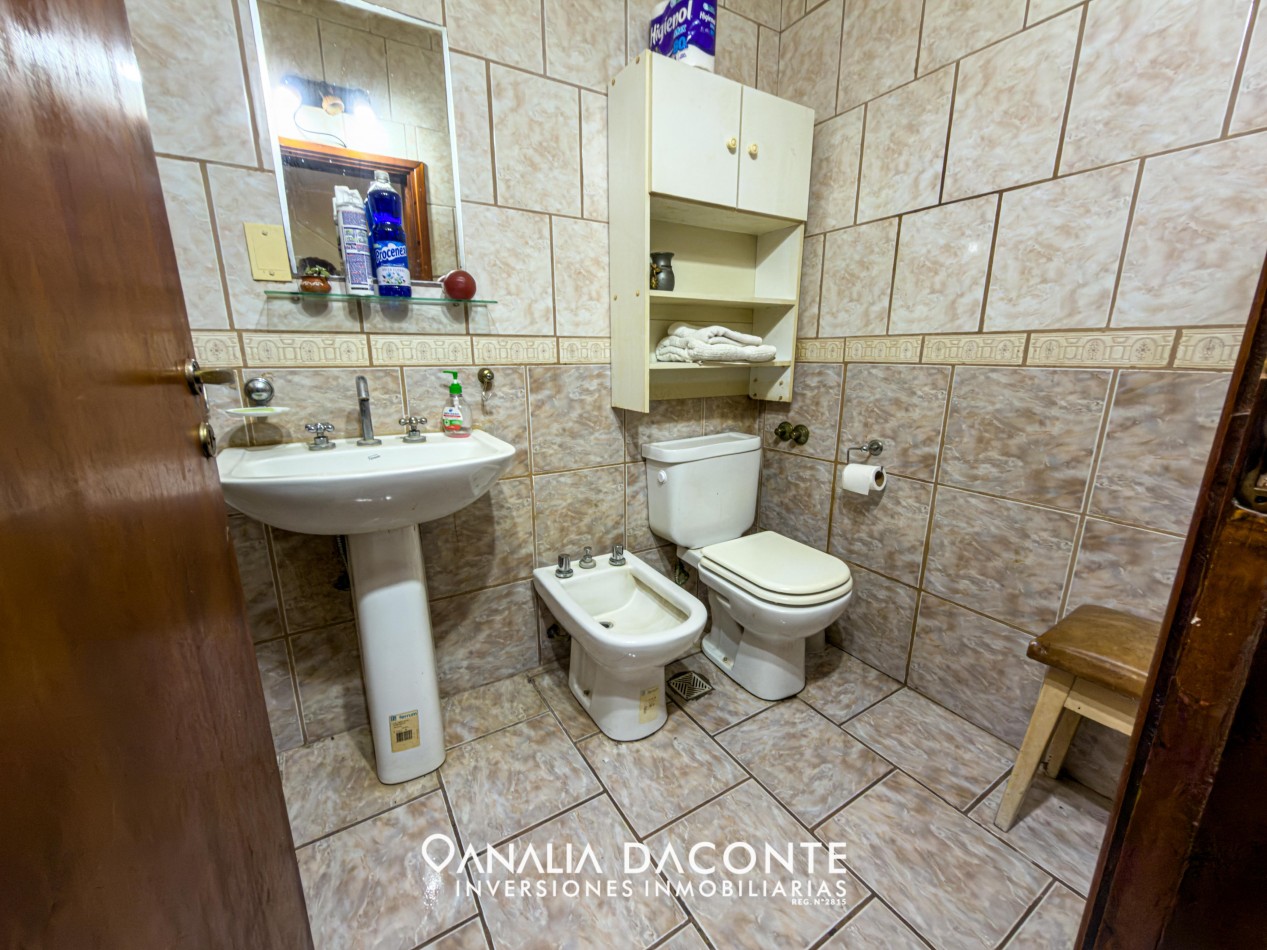 GRAN CHALET 5 AMB + DEPENDENCIA EN BARRIO CONSTITUCION 