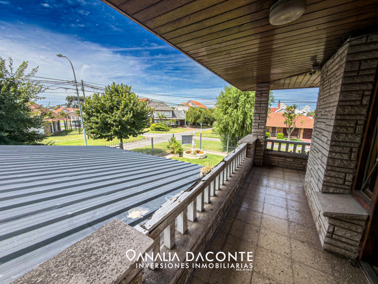 GRAN CHALET 5 AMB + DEPENDENCIA EN BARRIO CONSTITUCION 