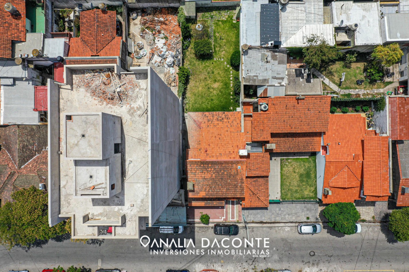 Gran chalet de 5 amb, parque y garage en barrio La Perla